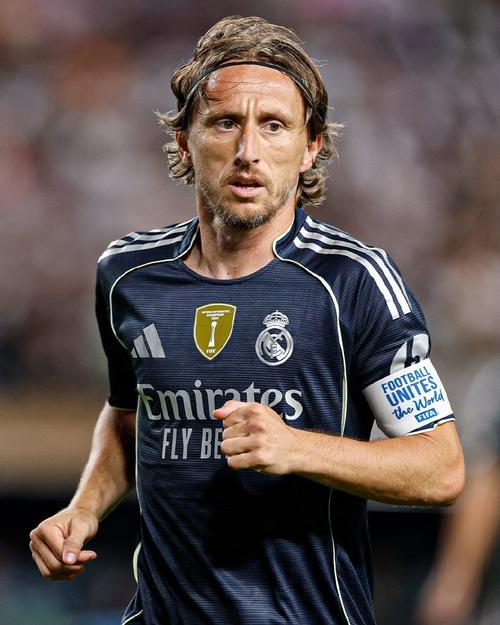 71岁成龙回应衰老：能慢慢变老是幸运