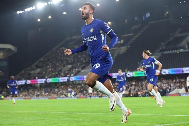 欧冠战报：库杜斯、西蒙斯点射，热刺3-0布拉格斯拉维亚