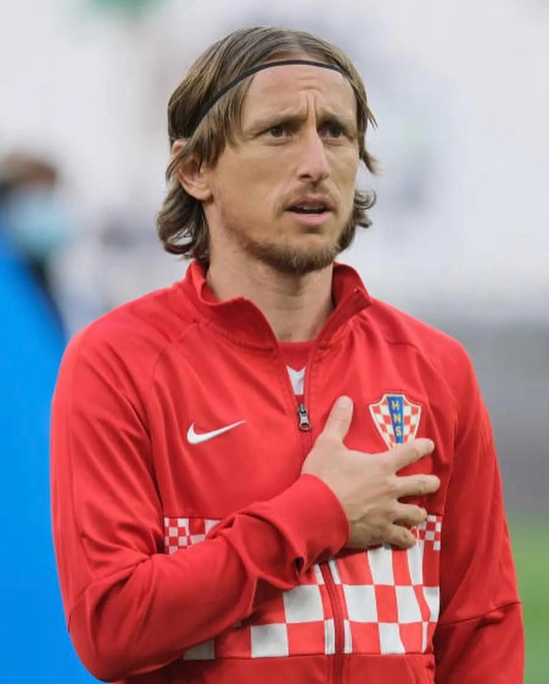 卡拉格：球迷们高喊斯洛特令人动容，在获胜后我真心为他开心