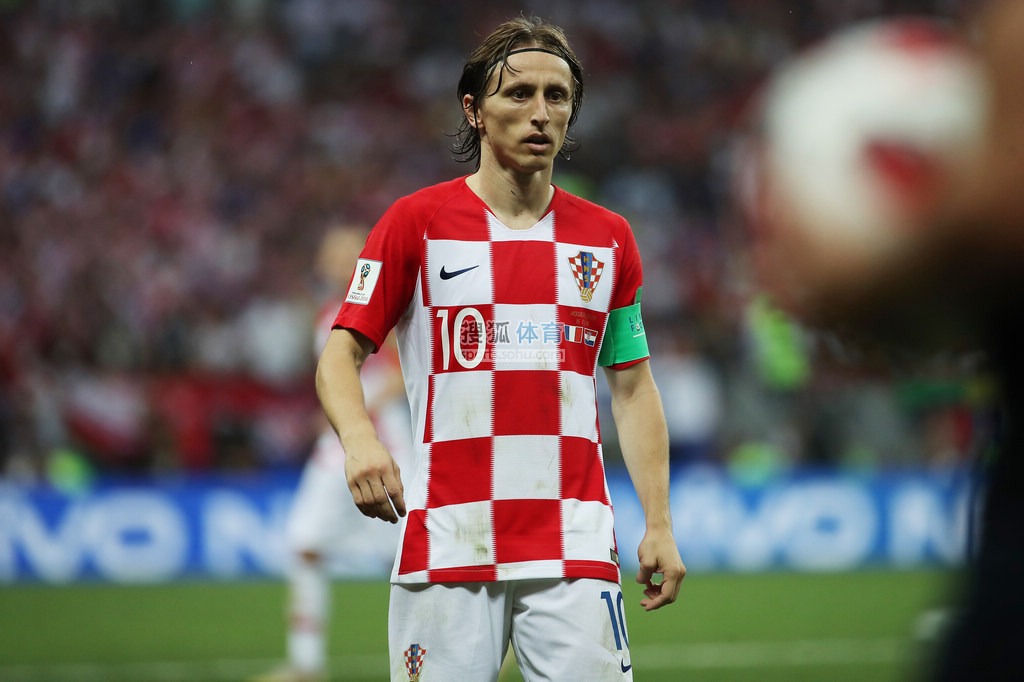 记者：杨希、向余望对阵韩国U22时大概率无法出场